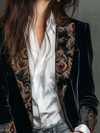 Leontina | Blazer Entallado Estampado Barroco Negro