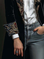 Leontina | Blazer Entallado Estampado Barroco Negro